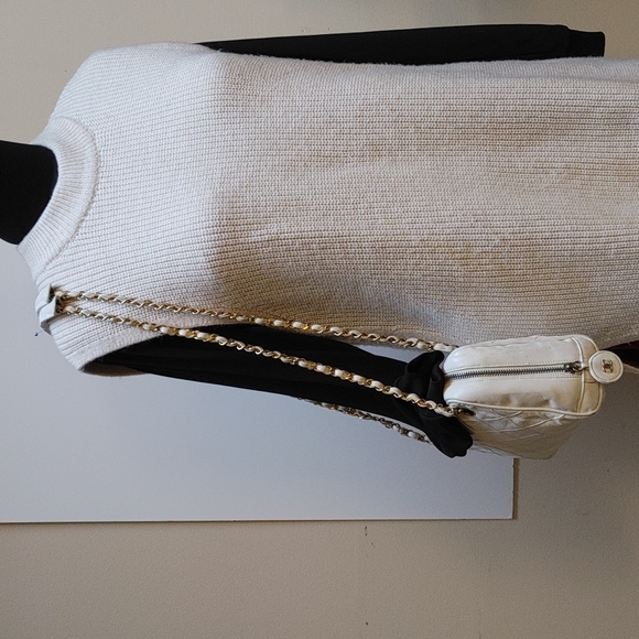 VTG Chanel White Bag - Picture 10 of 16